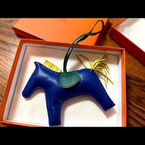 Milo Lambskin Grigri Rodeo Horse Bag Charm GM Bleu Electrique Malachite Lime